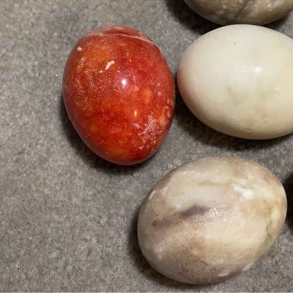 Vintage chicken wire basket with crystal gem eggs - Picture 13 of 16